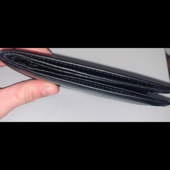 Louis Vuitton Portefeuille Marco Black Epi Wallet - Picture 6 of 10